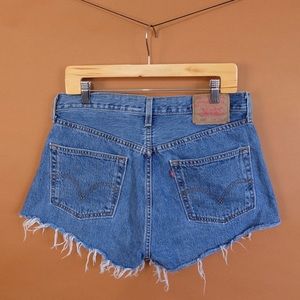 Levis 501 Cut-off shorts